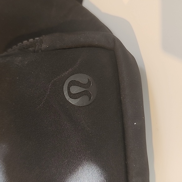 Lululemon belt bag - Picture 3 of 4